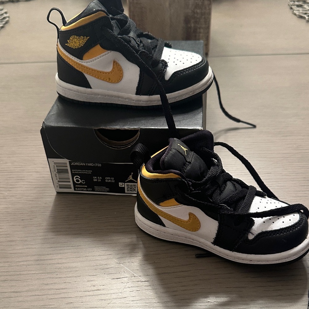 Nike Kids' Mid-Top Sneakers in Black White and Gold